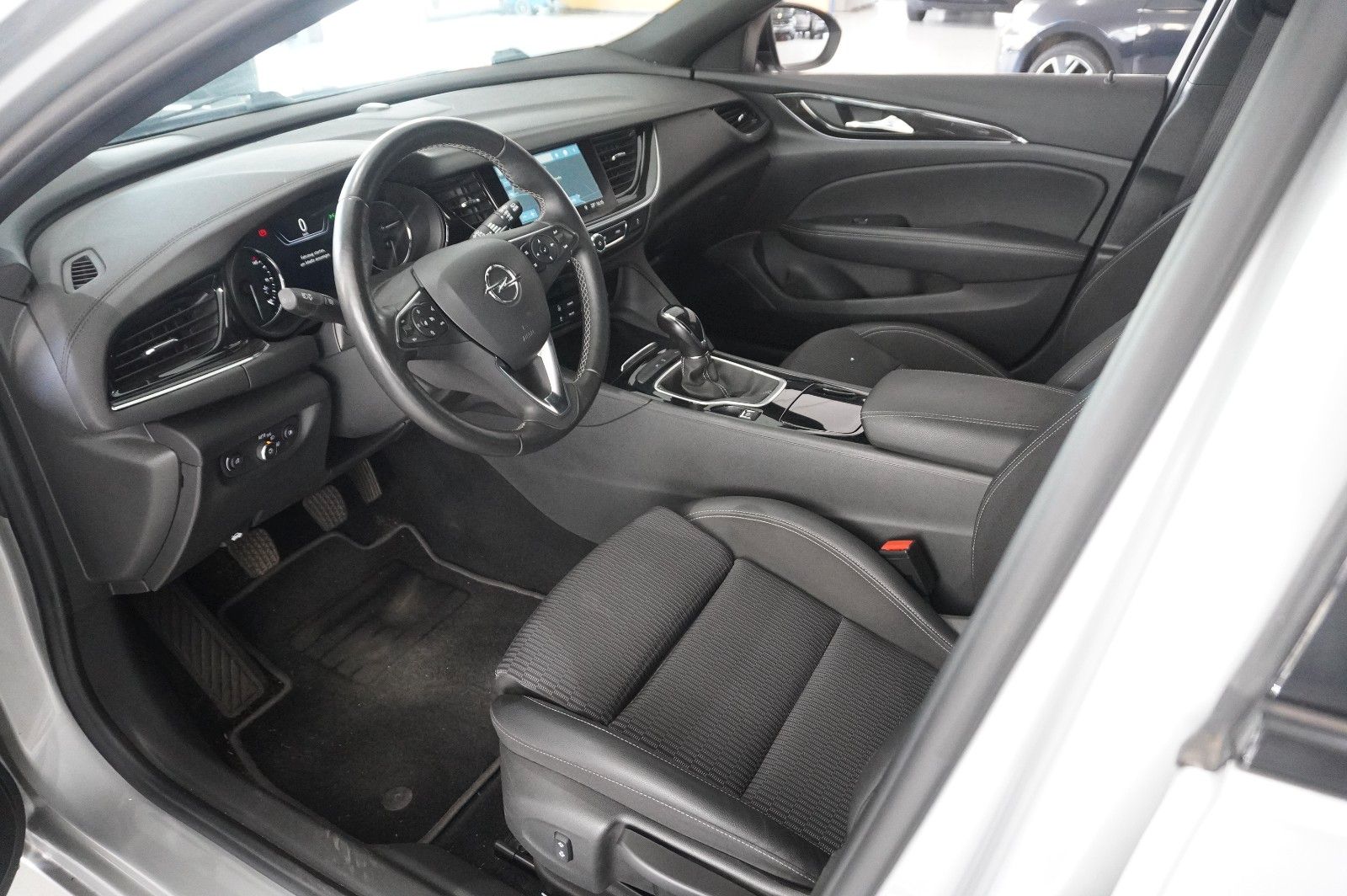 Fahrzeugabbildung Opel Insignia B ST 1.5D ELEGANCE NAVI/LED/KAMERA/DAB+