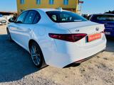 Alfa Romeo Giulia 2.0T AT8-Q4 Ti LEDER SHZ NAVI KAMERA LED - weiße Alfa Romeo Giulia