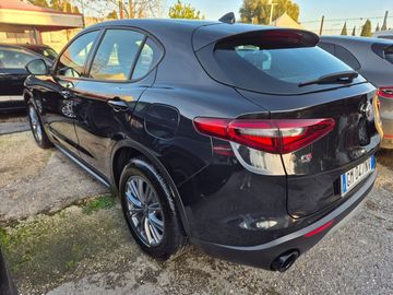 Alfa-Romeo Stelvio - 4