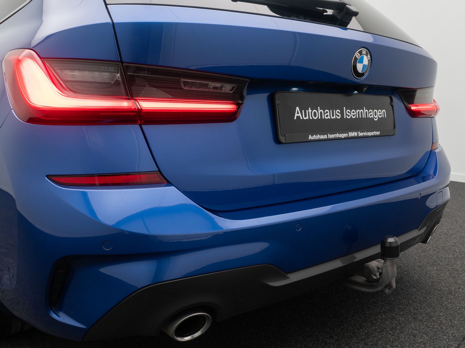 Fahrzeugabbildung BMW 330d M Sport Panorama HUD DAB Laser HiFi AHK