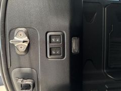 Foto Nummer 15: LAND ROVER Defender