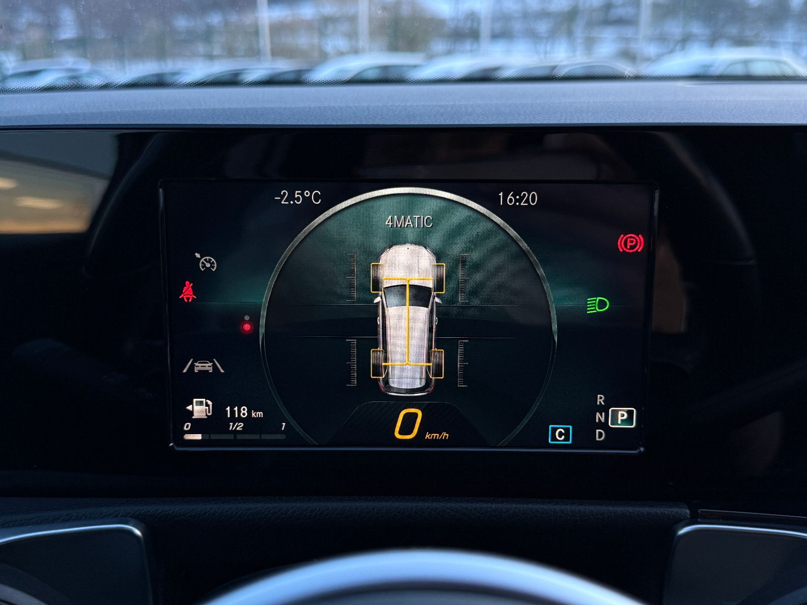 Fahrzeugabbildung Mercedes-Benz GLB 220d 4Matic Aut AHK DAB Navi Memory SHZ PDC