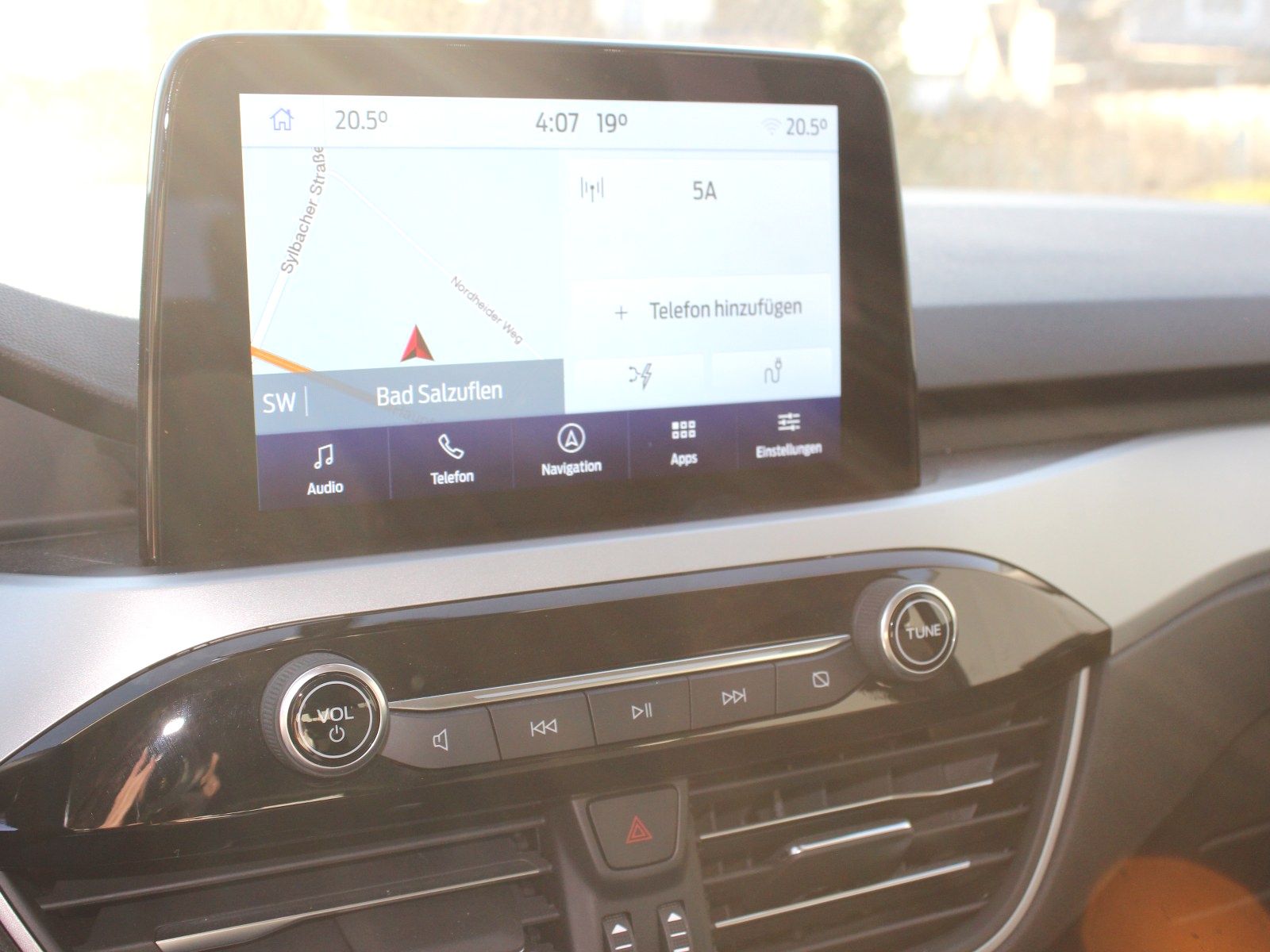 Fahrzeugabbildung Ford Kuga Plug-In Hybrid Cool & Connect 2,5 Duratec
