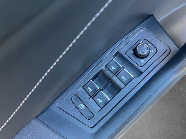 T-Roc R-Line 1.5 TSI DSG,ACC,Navi,CarPlay,AHK