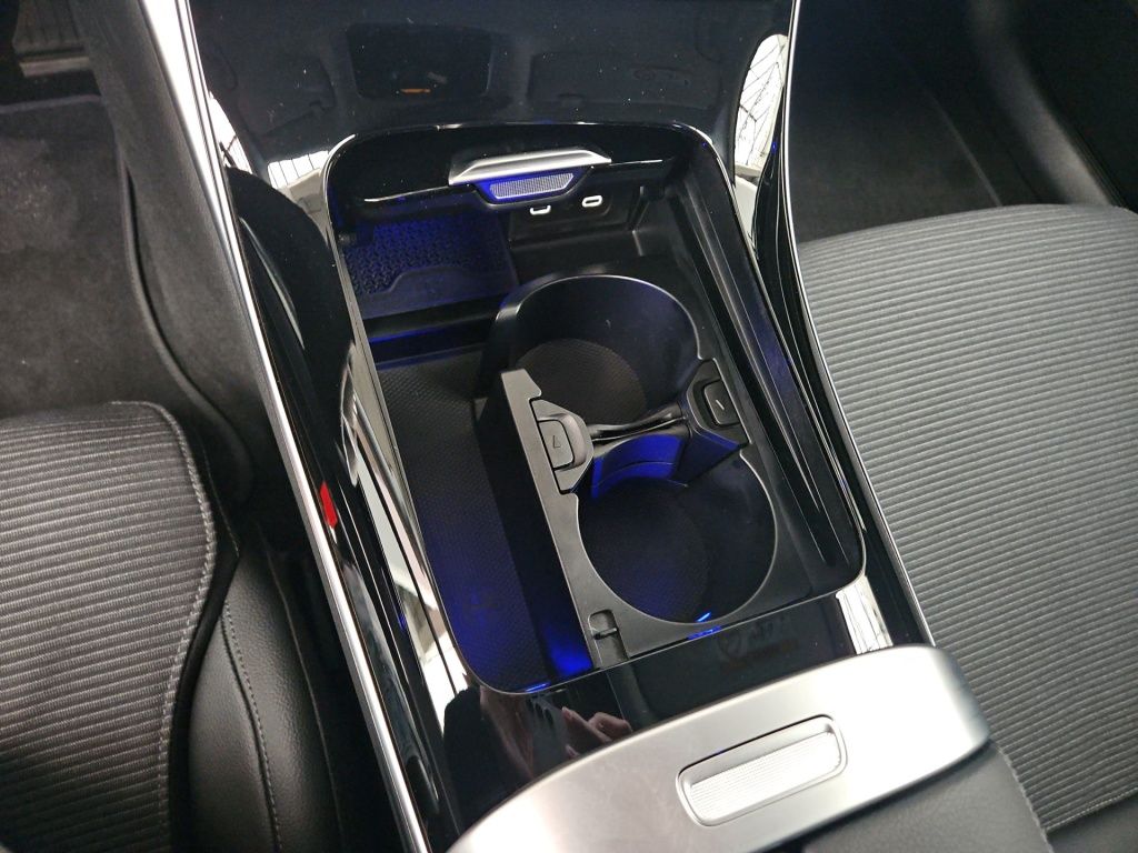 Fahrzeugabbildung Mercedes-Benz C 180 T Avantg. Totwi. Navi LED SHZ Ambie. KAM
