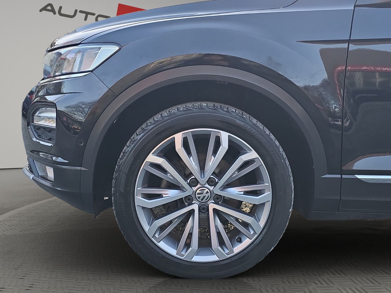 Fahrzeugabbildung Volkswagen T-Roc IQ.DRIVE AUS 1.HAND TOP ZUSTAND