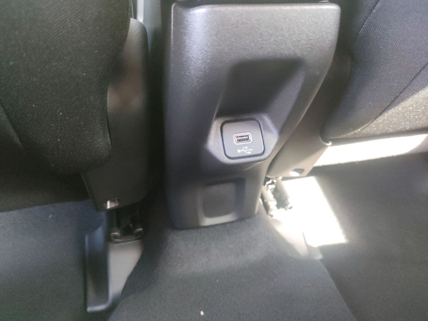 Fahrzeugabbildung Jeep Renegade 1.5 MHEV Limited+NAVI Komfort+ LED Pake