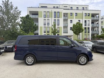 Mercedes V 220 - 6
