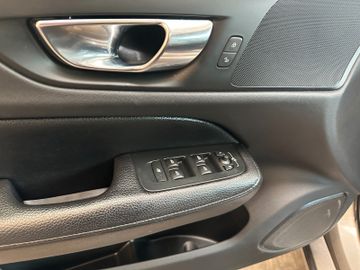 Volvo V60 *TÜV 328*KEYLESS*ACC*NAV*2-ZONEN*VirtualCo*