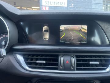 Alfa-Romeo Stelvio - 10