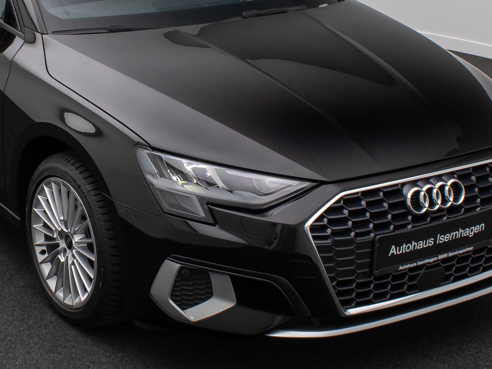 Fahrzeugabbildung Audi A3 30 TFSI S tronic Sportback PDC DAB FahrAssist