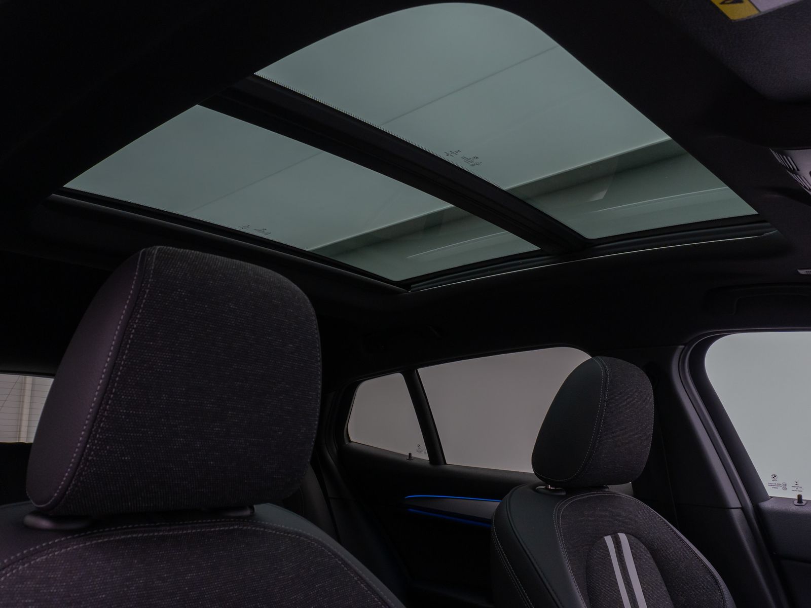 Fahrzeugabbildung BMW X2 xD25e M Sport HUD DAB Kamera Alarm Panorama