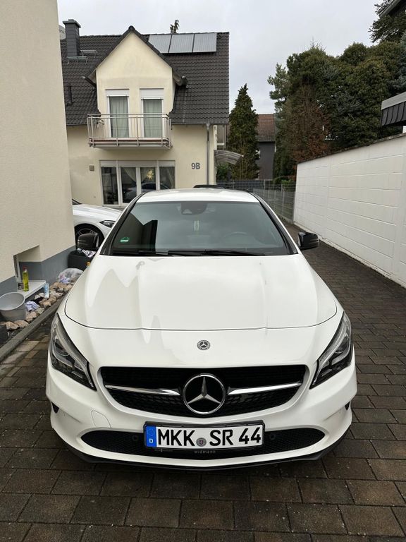 Image of Mercedes-Benz CLA 200