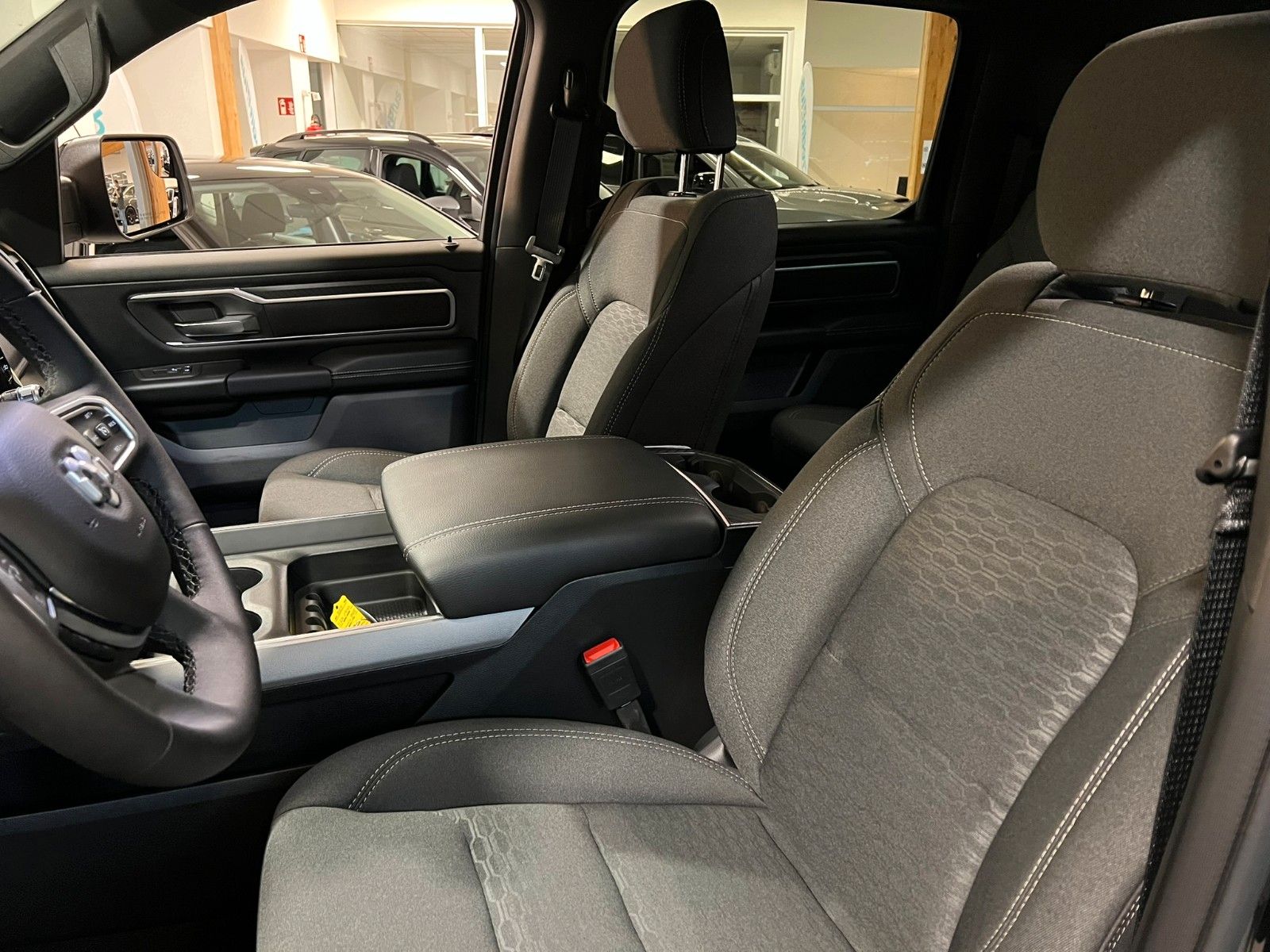 Fahrzeugabbildung Dodge RAM 1500 RTRNight  *LPG-Abdeckung-Allwetter*