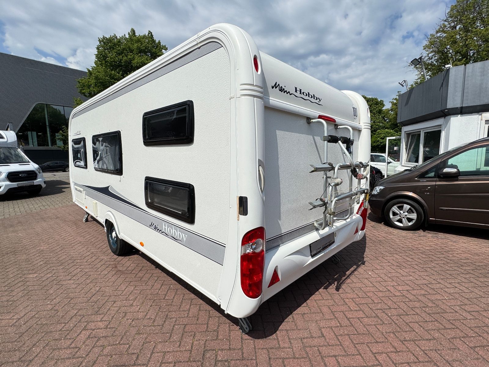 Fahrzeugabbildung Hobby 545 KMF DE LUXE SAT TV MOVER RUNDSITZGRUPPE