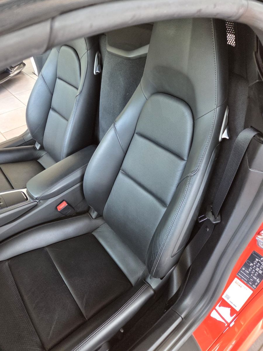 Fahrzeugabbildung Porsche Boxster/718/Lava-Orange/Sport Chrono/20 ZOll