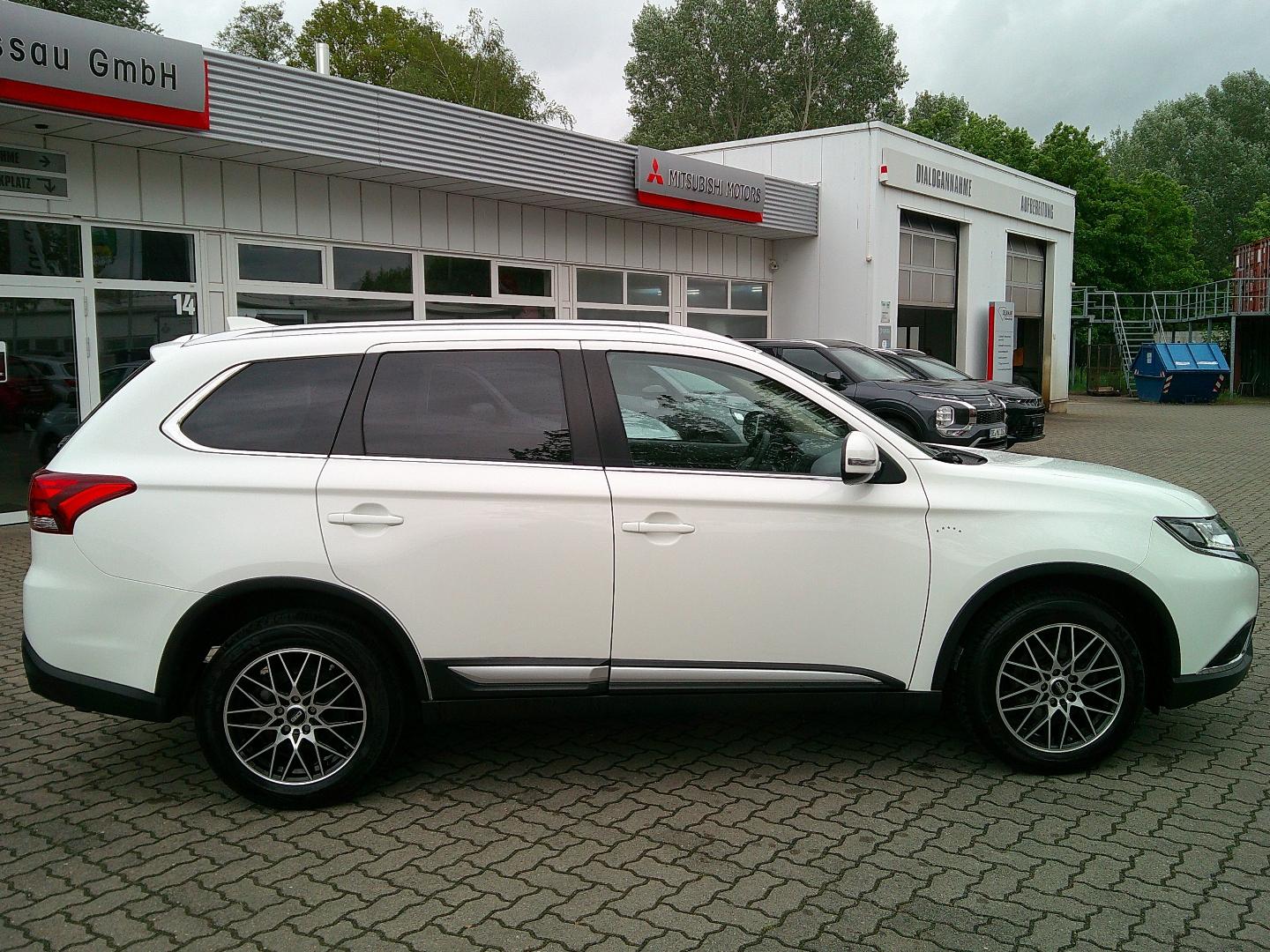 Mitsubishi Outlander Spirit 2.0 RFK/ACC/SHZ/Alu