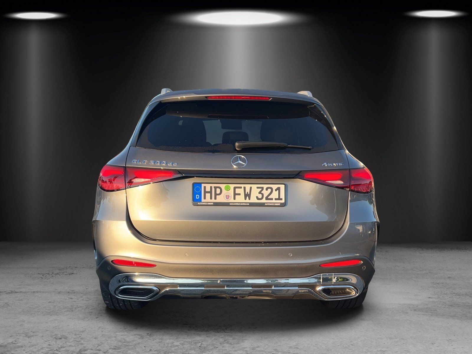 Fahrzeugabbildung Mercedes-Benz GLC 300 de 4M+AMG-Line+PSD+AHK+Memory+DISTRONIC