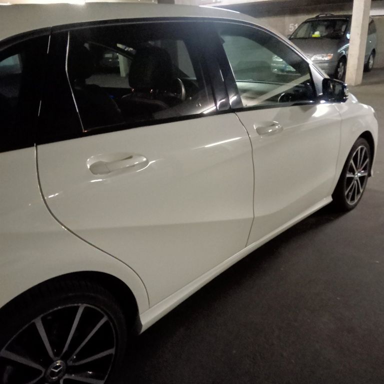 Image of Mercedes-Benz B 220