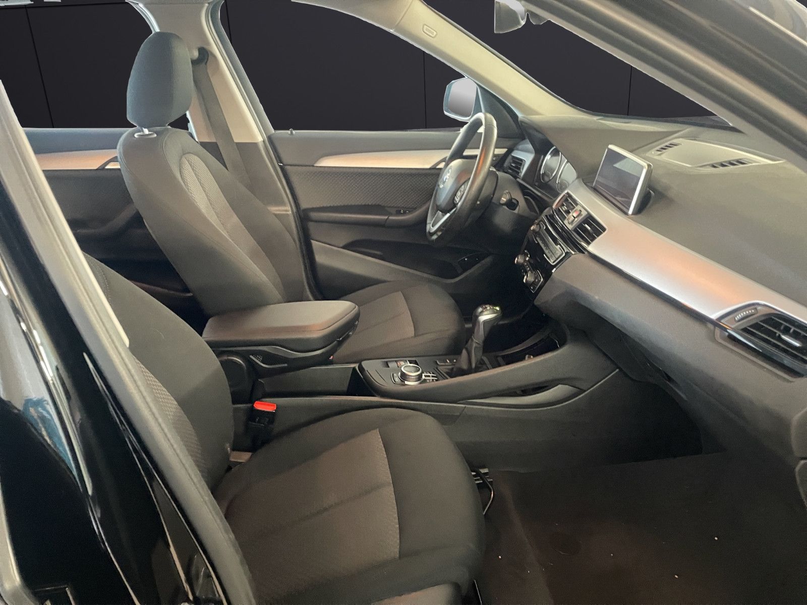 Fahrzeugabbildung BMW X1 xDrive 25 e Advantage *PDC*SitzHz*Navi*Allrad