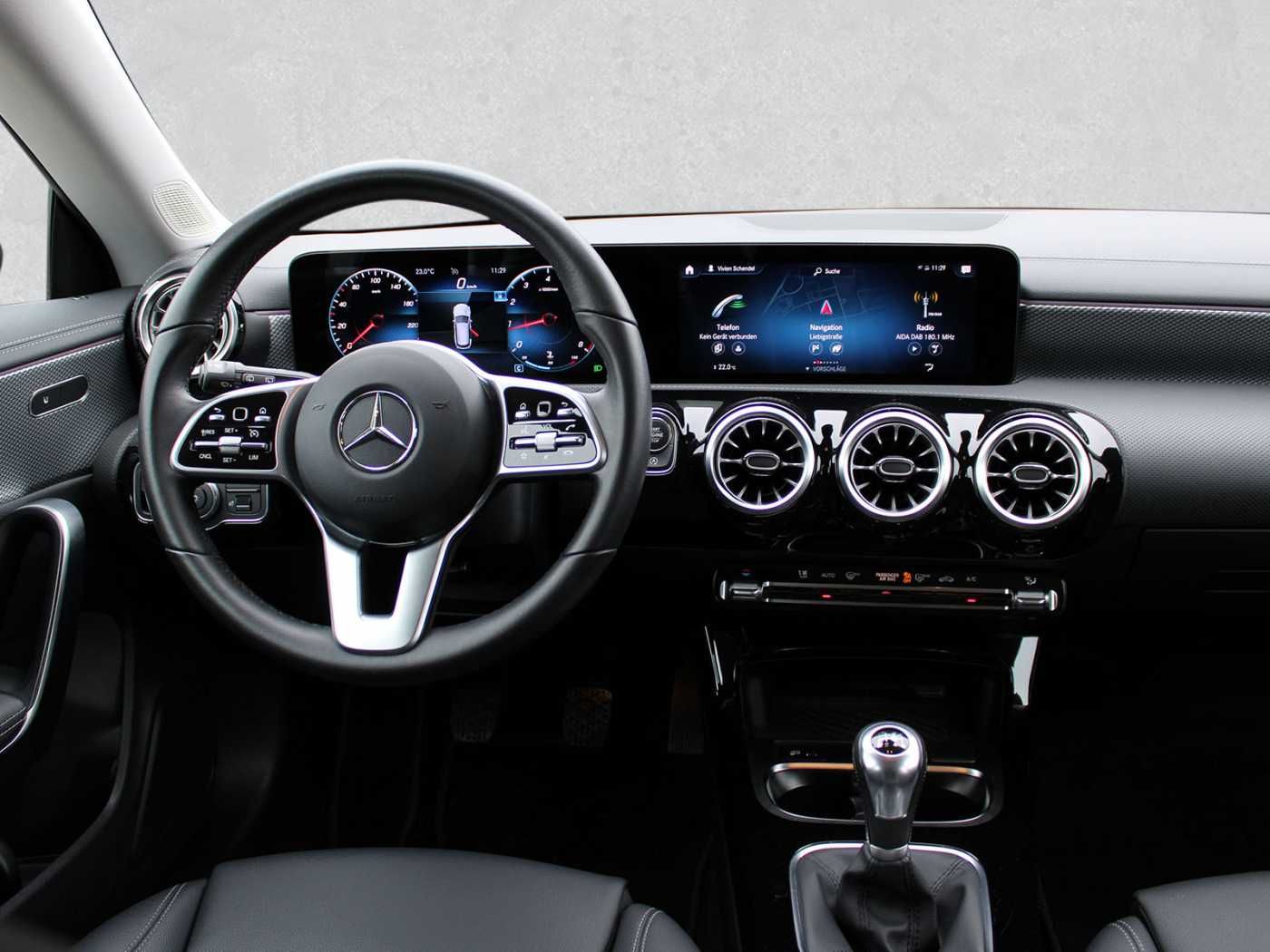 Fahrzeugabbildung Mercedes-Benz CLA 180 Shooting Brake