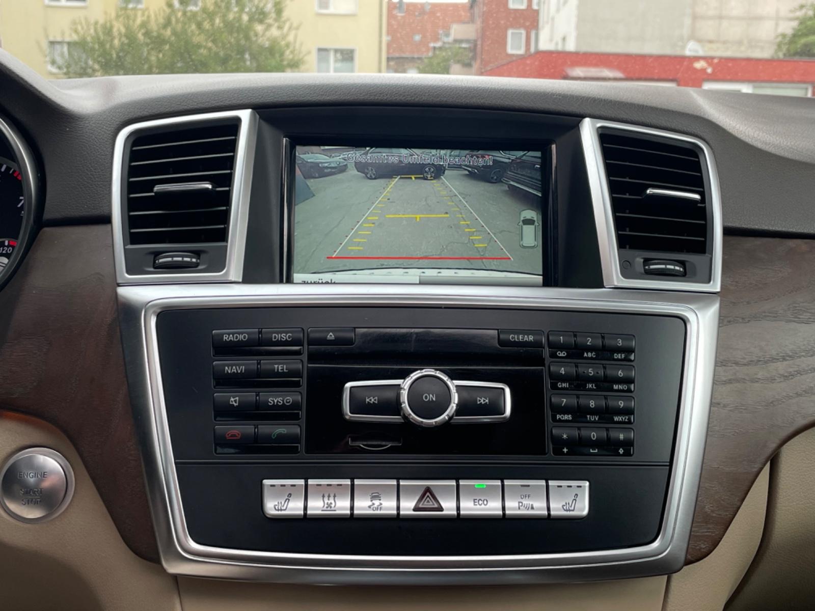 Mercedes-Benz ML 350 4Matic AMG /S-DACH/R-KAMERA/MEMORY/LEDER
