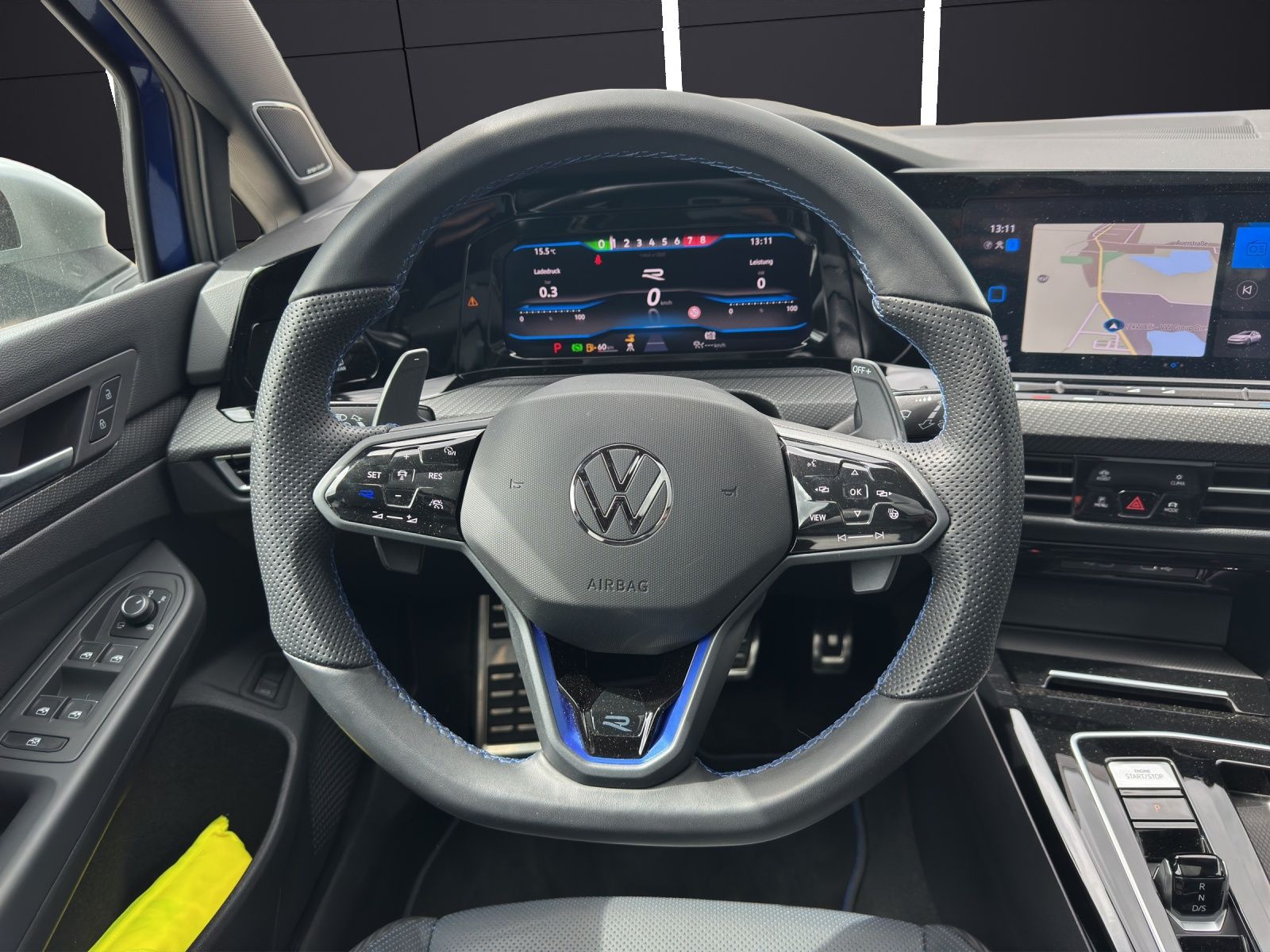 Fahrzeugabbildung Volkswagen Golf VIII Variant R 4M DSG MATRIX ACC HuD AID PA
