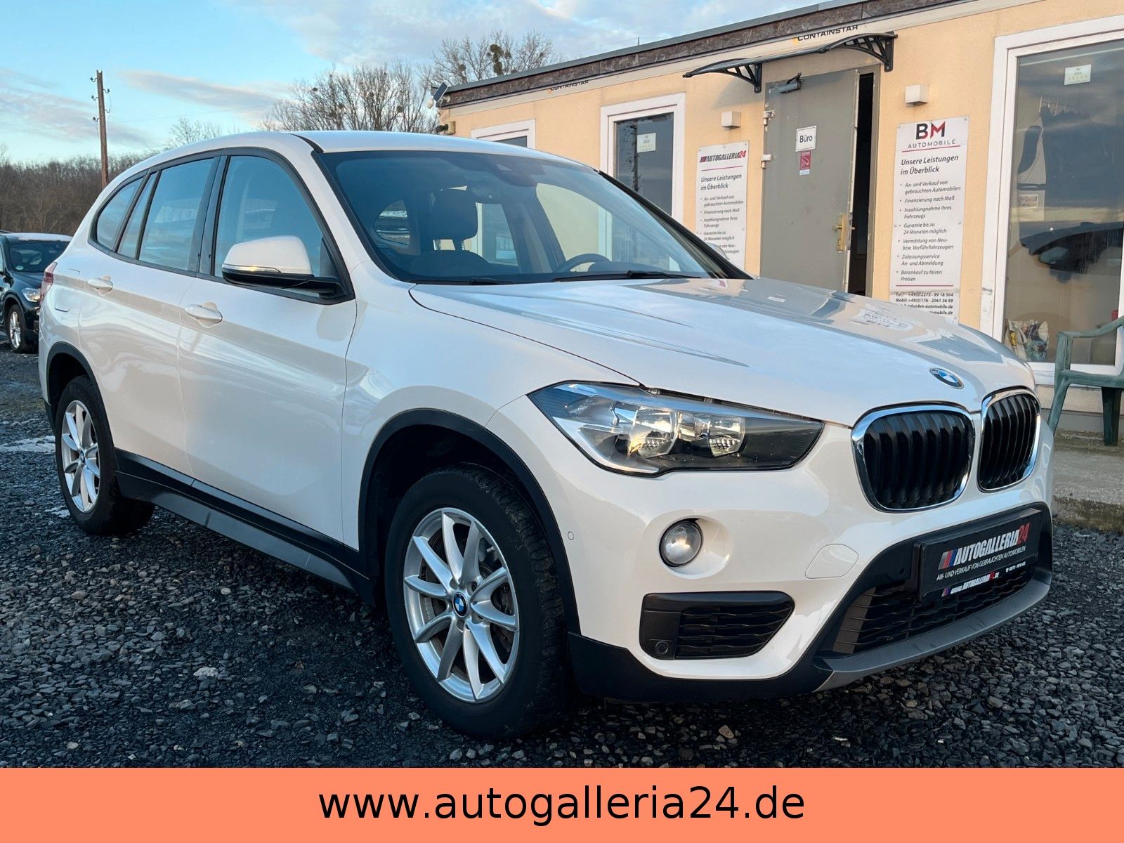 Fahrzeugabbildung BMW X1 sDrive18i Navi Tempomat 1.HAND SHZ PDC SPORT