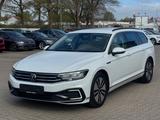 Volkswagen Passat GTE 1.4° ACC°RFK°HUP°VC°VOLLLEDER - Volkswagen Passat mit Benzin-Antrieb: Kombi, 1.4