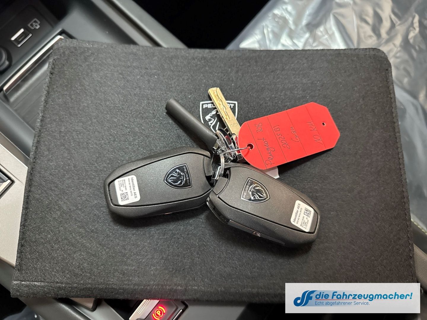 Fahrzeugabbildung Peugeot 308 SW GT Navi Digitales Cockpit Memory Sitze 36