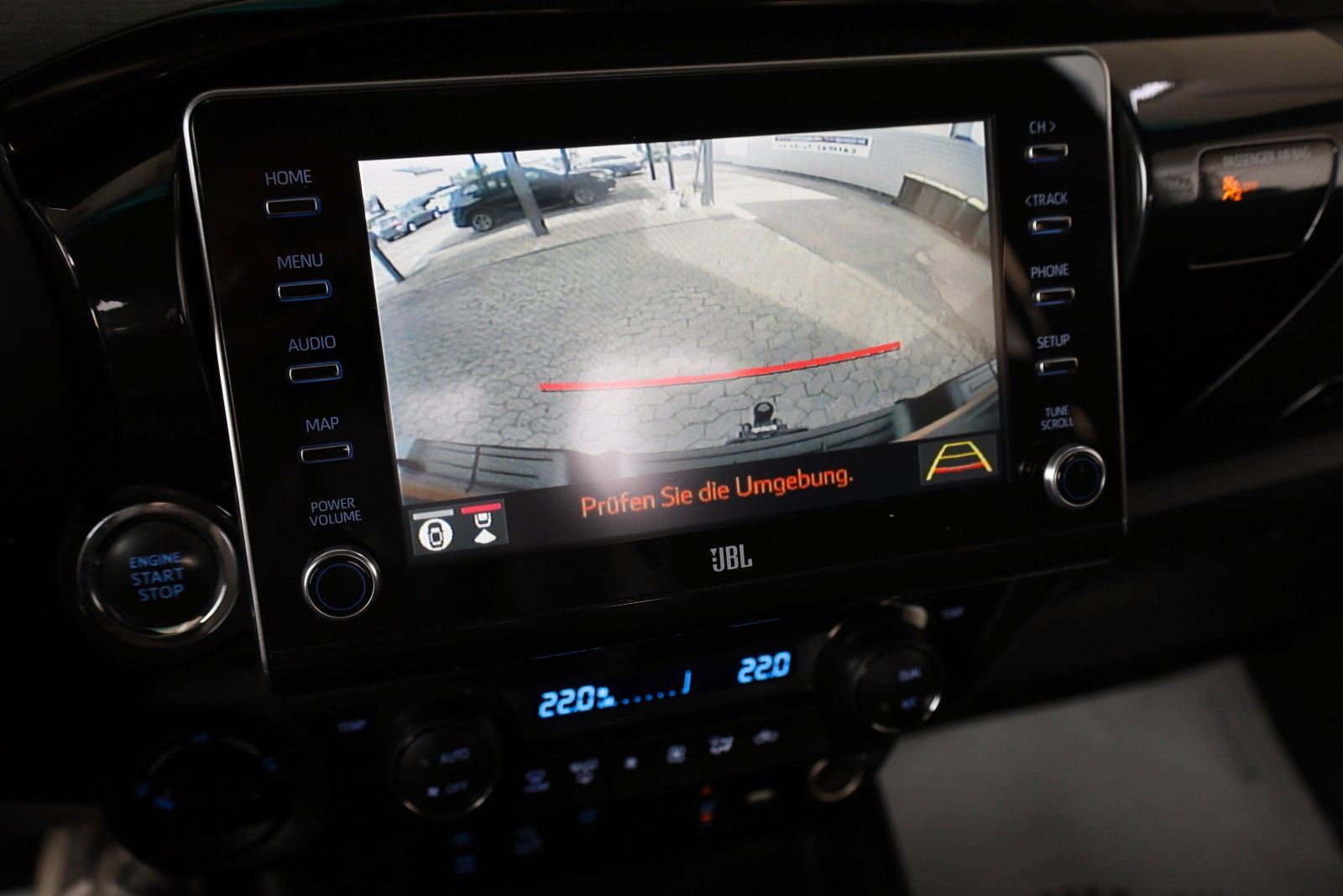 Fahrzeugabbildung Toyota Hilux 2.8 D-4D Invincible,AWD,Leder,ACC,Rollo