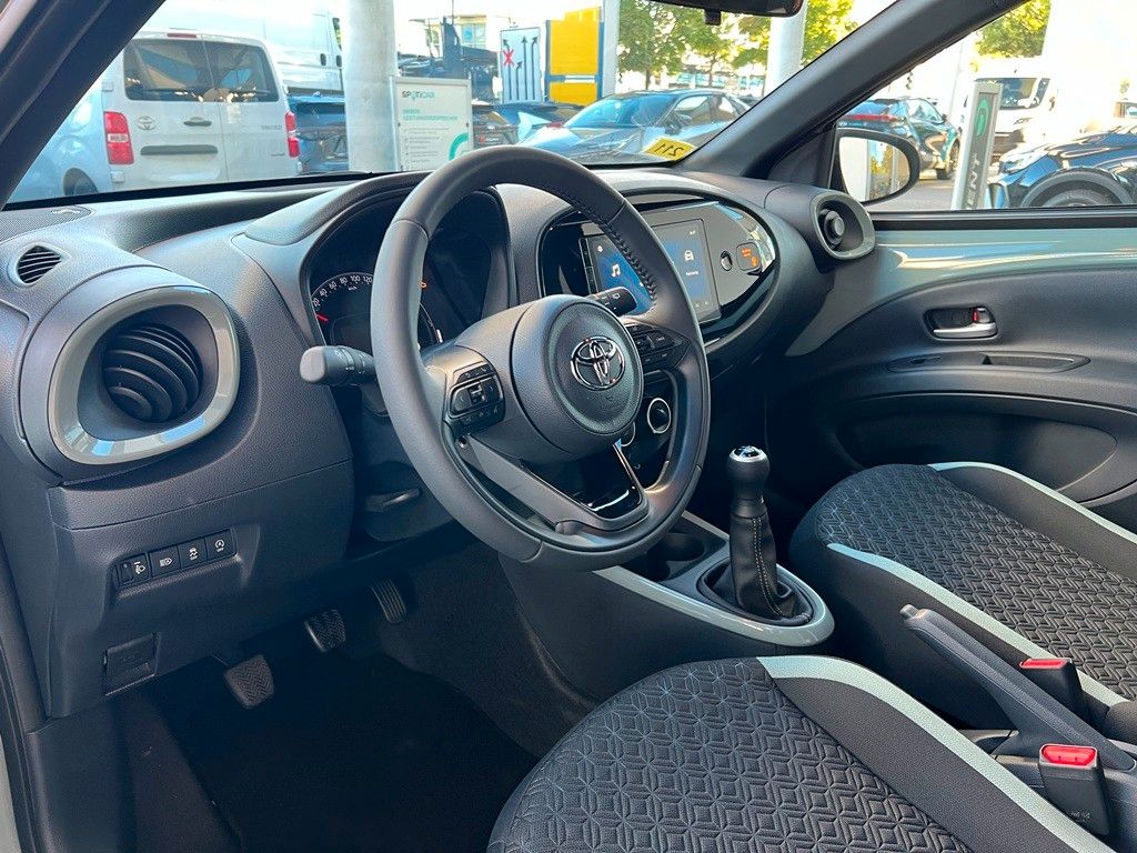 Fahrzeugabbildung Toyota Aygo X Teamplayer 1.0 RFKAM ACC
