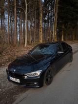 BMW 330d Sport Line Automatic - BMW 330 aus 2013 mit Diesel-Antrieb: Limousine