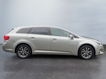 Toyota Avensis - 10