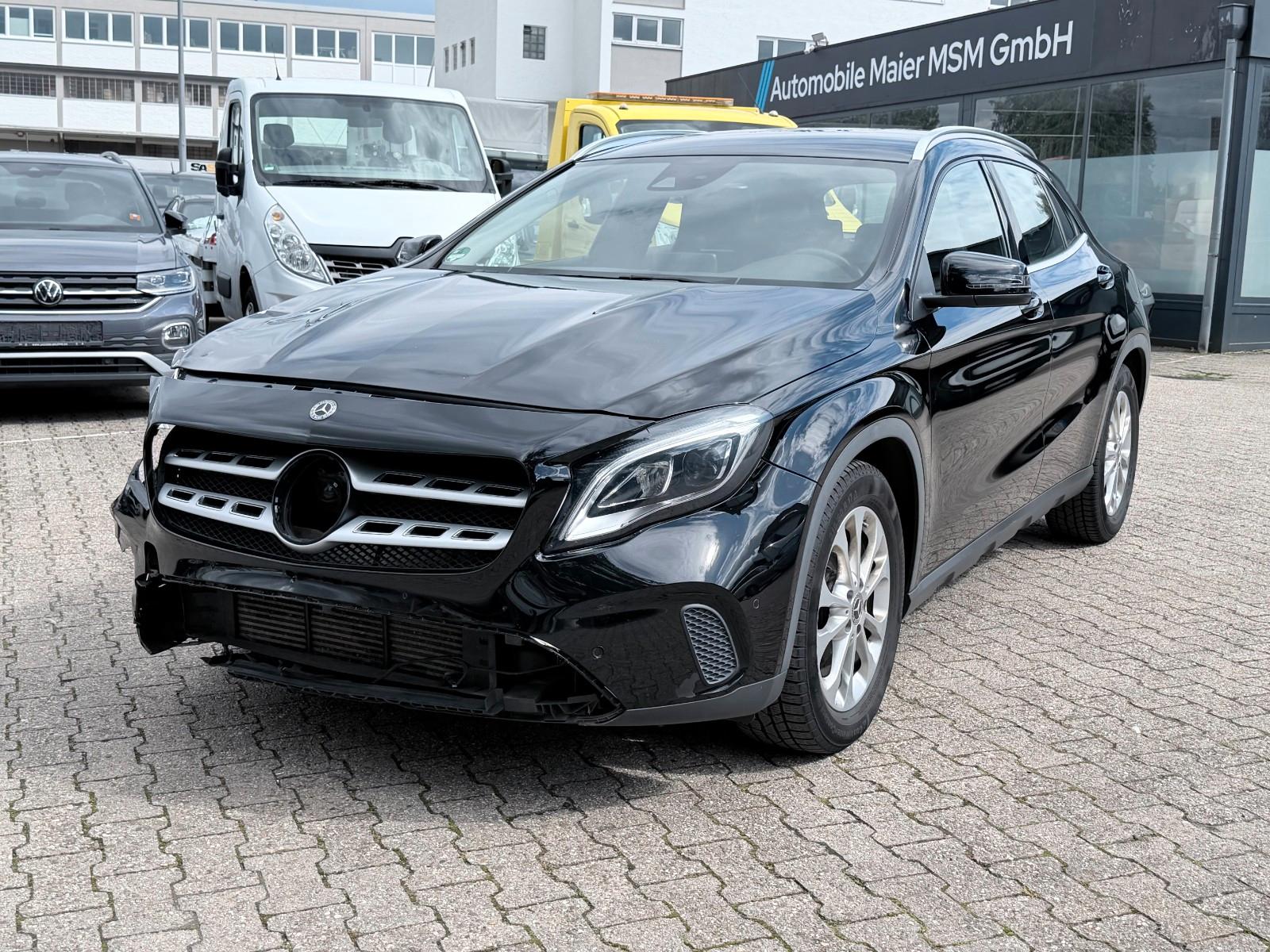Mercedes-Benz GLA 220  CDI  4Matic DISTRONIC LED STHZ