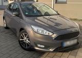 Ford Focus Titanium Ausstattung Scheckheftgepfl. - Ford Focus: Ausstattung