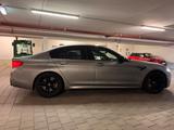 BMW M5 Competition xDrive Massage Repair Inclusive - graue BMW M5
