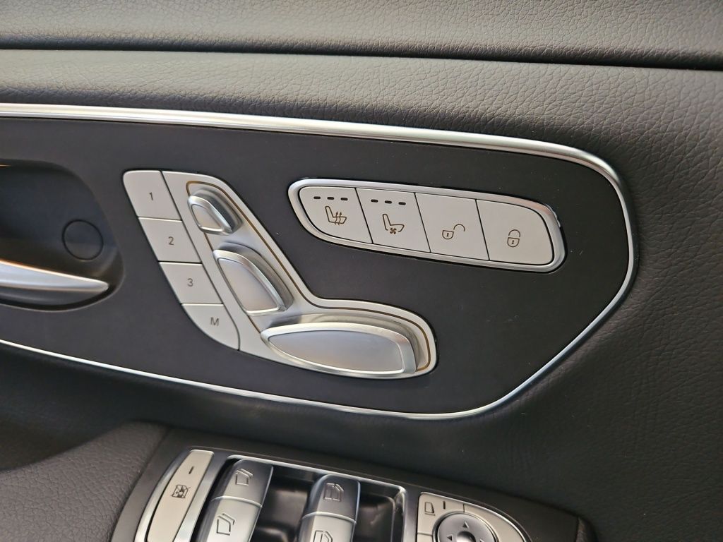 Fahrzeugabbildung Mercedes-Benz V 300 Marco Polo HORIZON AMG Airmatic Sthzg Dist