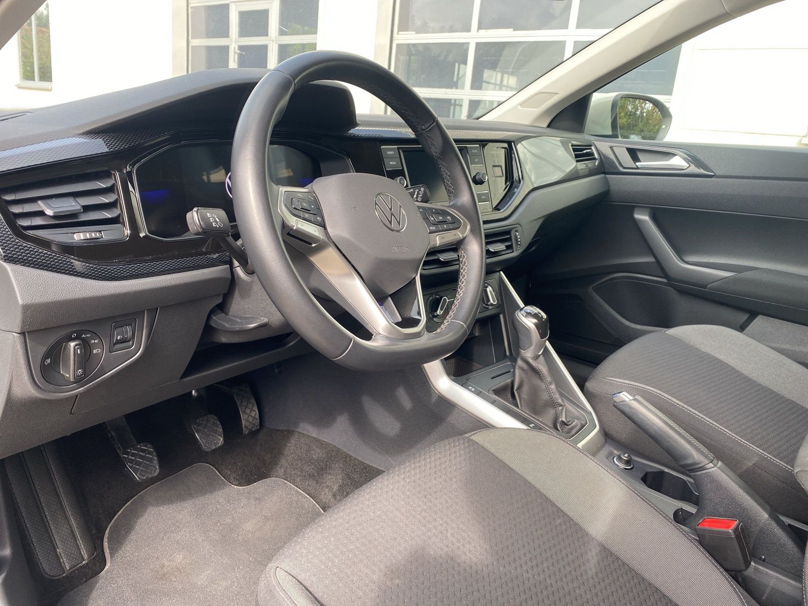 Fahrzeugabbildung Volkswagen Taigo 1.0 TSI Life LED APP PDC SHZ LM17