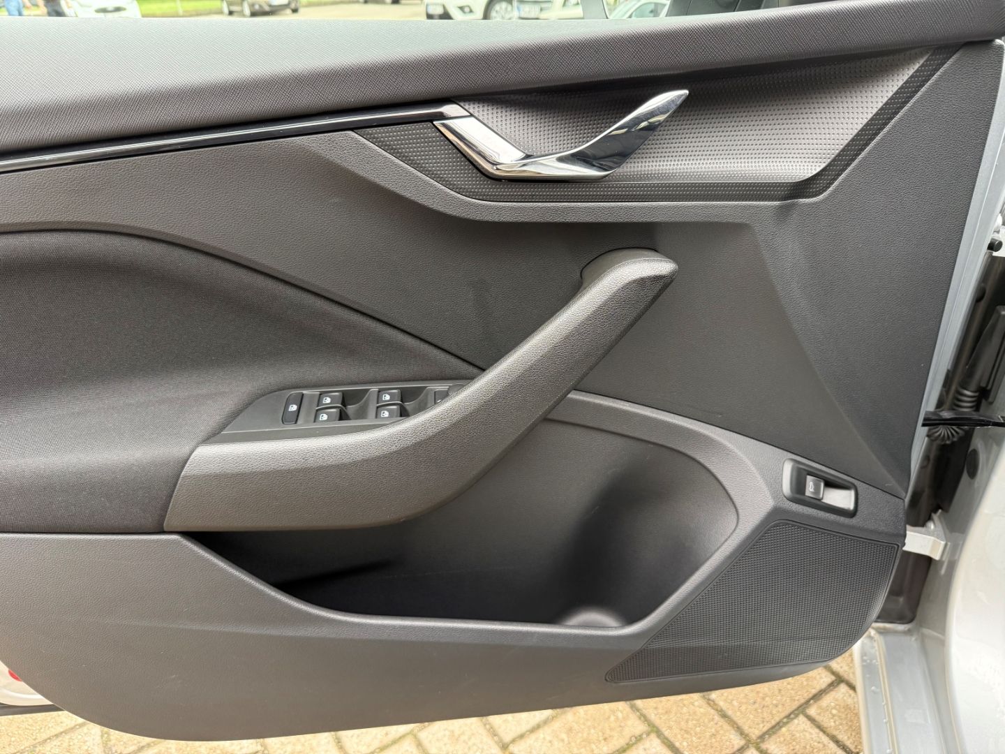 SKODA Scala 1.5 TSI EU6d DSG CarPlay SHZ RFK Alu LED - Image 12