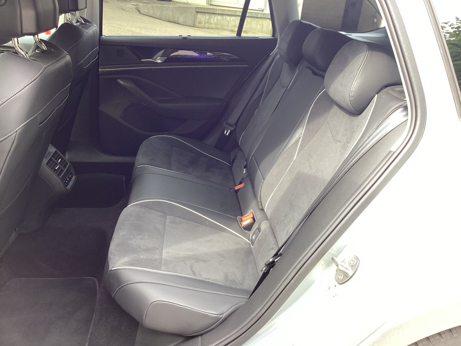 Volkswagen Passat - Bild 11