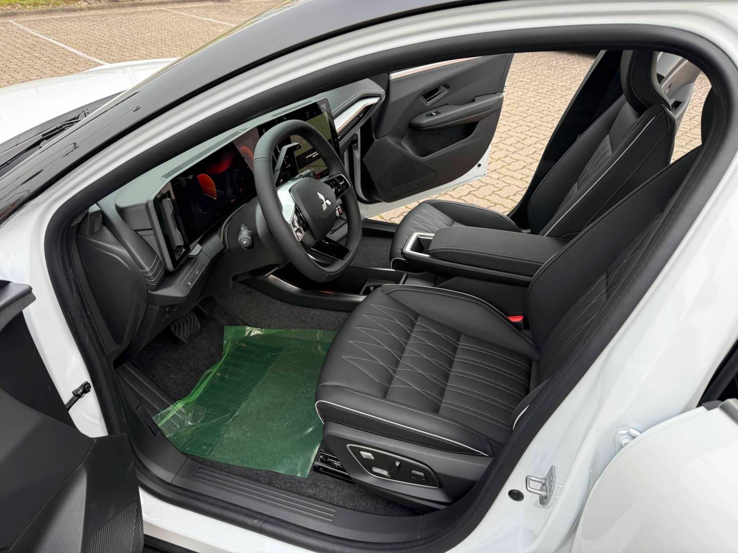 Fahrzeugabbildung Mitsubishi Eclipse Cross Diamant TOP