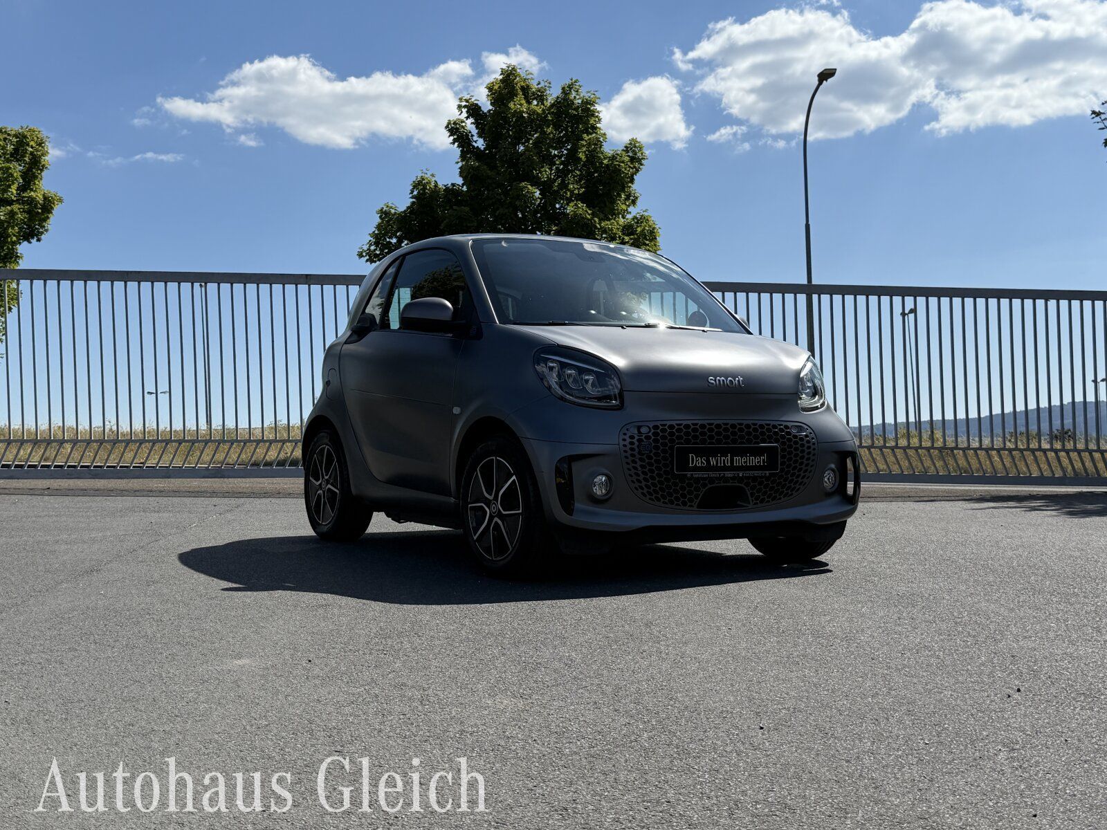 Fahrzeugabbildung Smart EQ passion Navi/Pano.-Dach/Klima/LED/Sitzhzg./BC