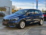 BMW 220i Active Tourer Steptr. Advantage HUD ACC KAM - BMW 2er Reihe aus 2020