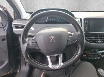 Peugeot 2008 Allure 1.2 PureTech 110 Pano+SHZ+Sportp.