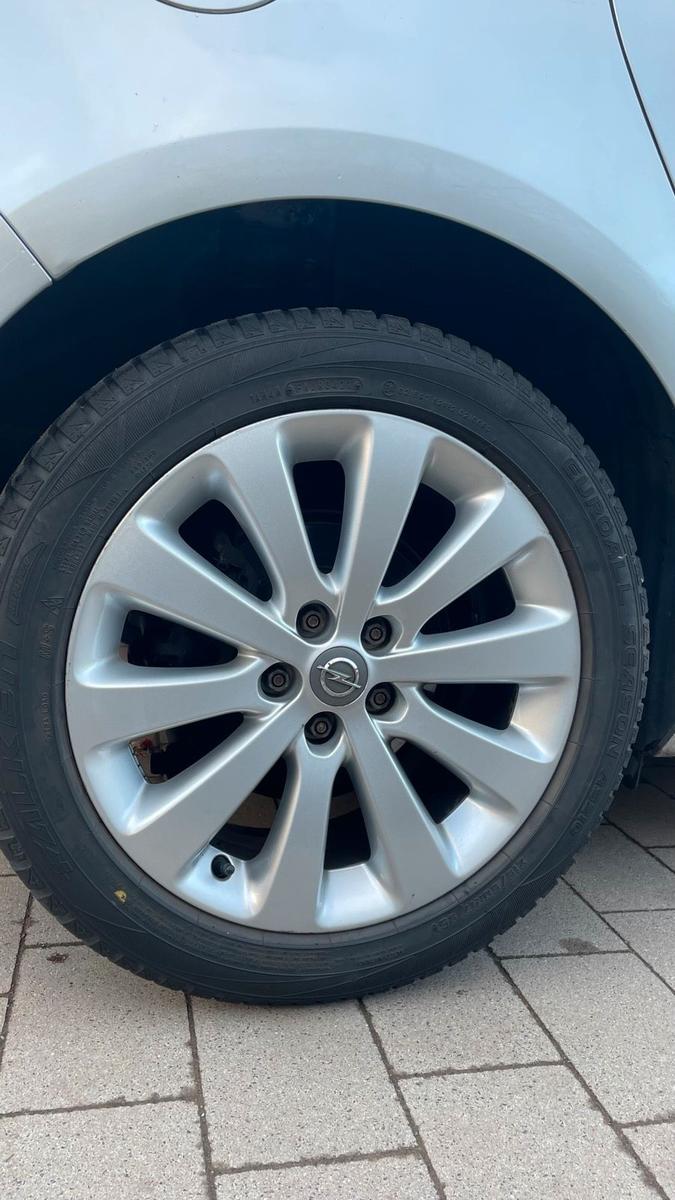 Opel Astra 2010 — photo 5