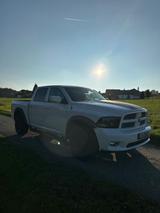Andere Dodge RAM 1500 sehr cool V8 5,7 Liter - Andere: Sitzheizung
