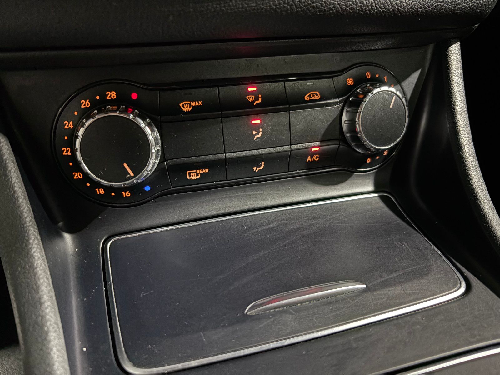 Fahrzeugabbildung Mercedes-Benz CLA 250/KAMERA/SHZ/NAVI/AMG-LINE/KLIMA/TEMPOMAT