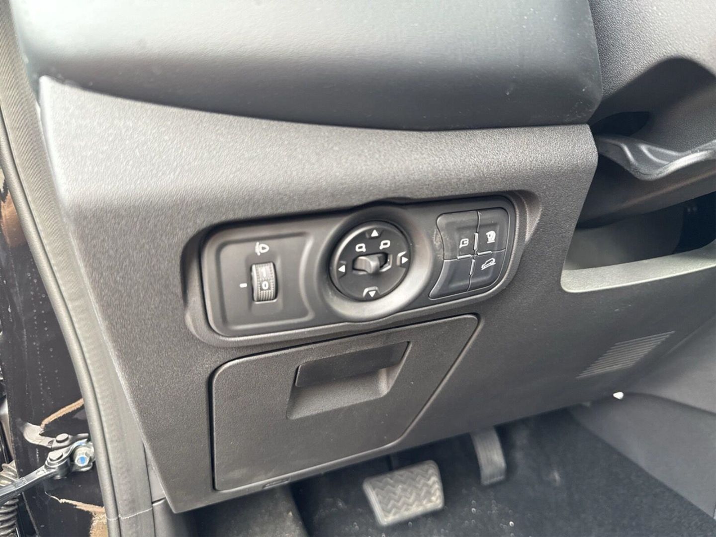 Fahrzeugabbildung BAW 212 4X4 2.0 Diesel Automatik - Leder
