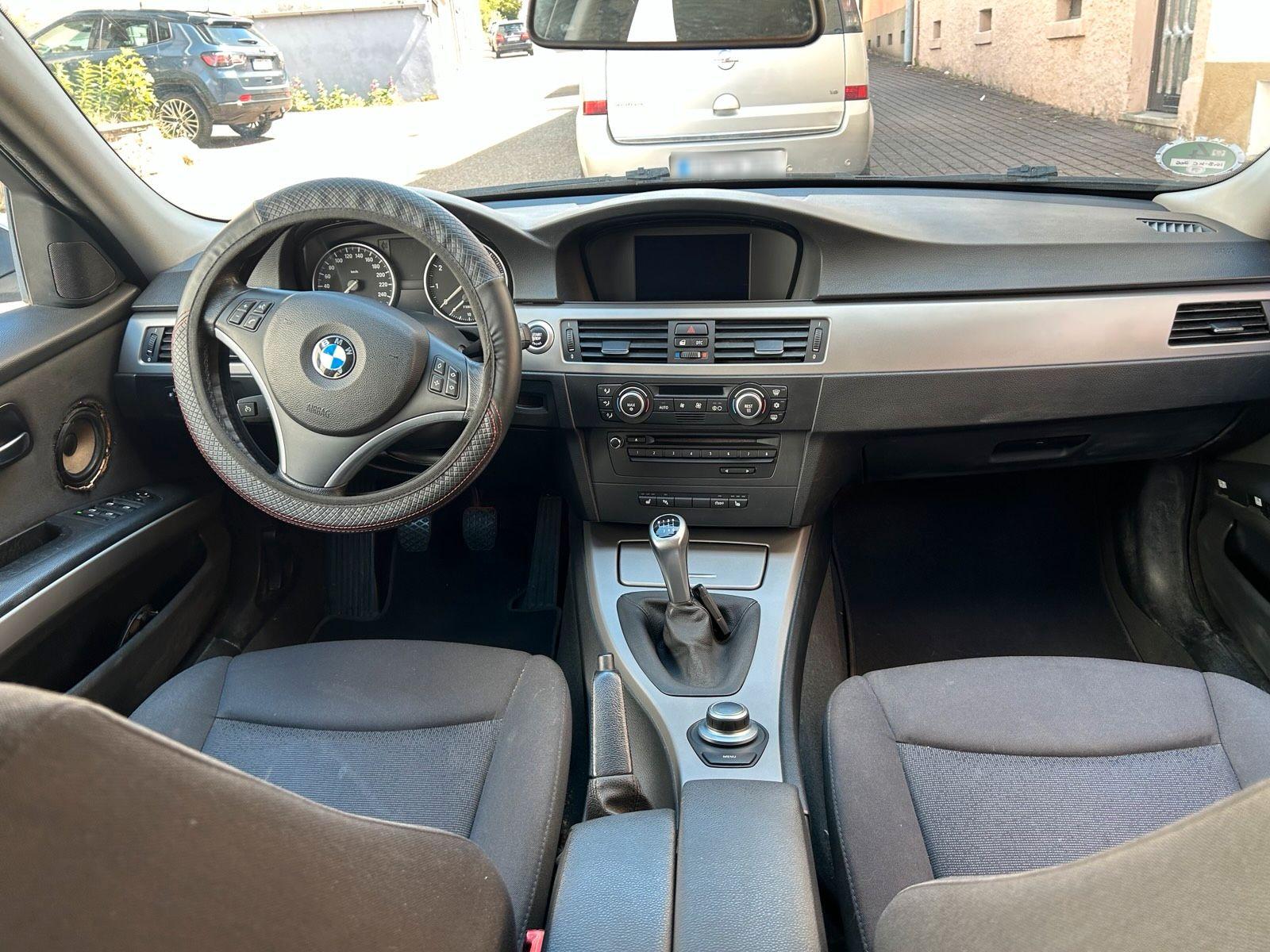 BMW 320 2008 — photo 7